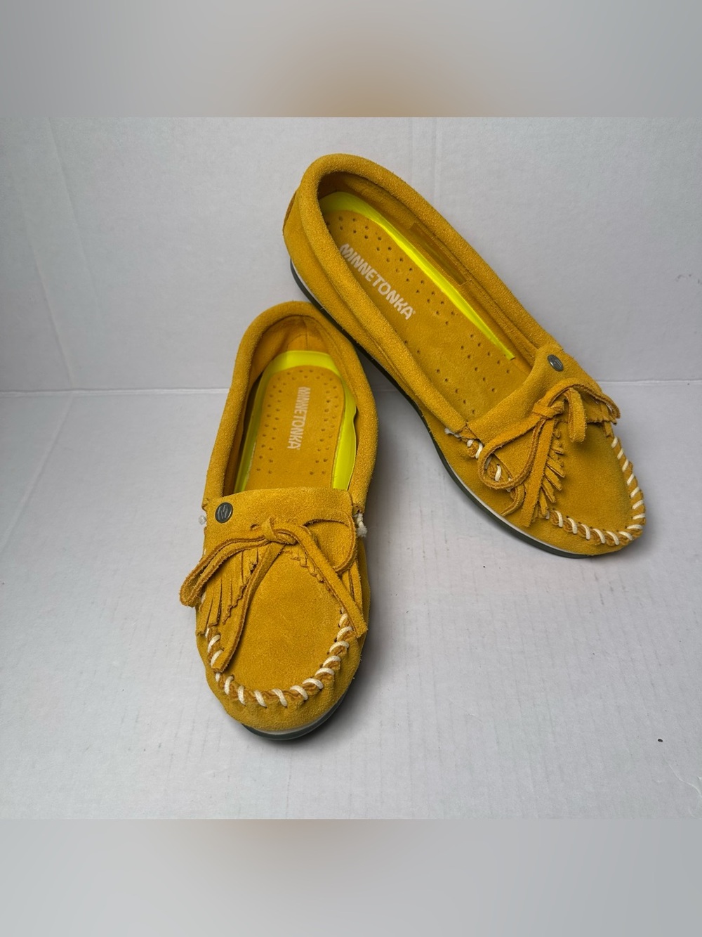 Minnetonka Womens Kilty Plus Moccasins Sz 7-Memory Foam-Suade-Fringe 4330 Yellow